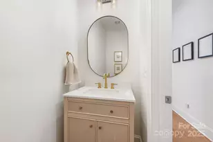 6931 Providence Ln W, Charlotte, NC 28226 - Photo 25