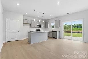 940 Leyna Ct, Newton, NC 28658 - Photo 5
