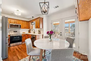 10105 Sparkling Brook Ct, Charlotte, NC 28214 - Photo 7