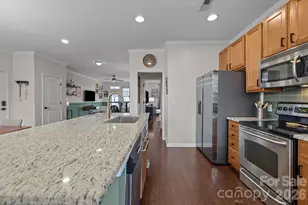 1604 Walnut View Dr, Charlotte, NC 28208 - Photo 7