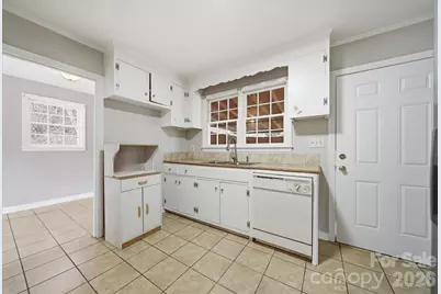 212 Newland Place NW, Lenoir, NC 28645 - Photo 7