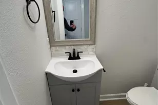 824 Flint St, Lincolnton, NC 28092 - Photo 11