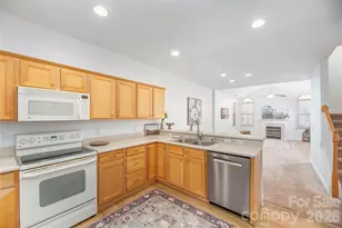 122 Outlook Cir, Swannanoa, NC 28778 - Photo 11