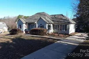 137 N Shore Dr, Cherryville, NC 28021 - Photo 23