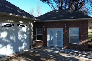 137 N Shore Dr, Cherryville, NC 28021 - Photo 41