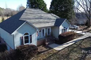 137 N Shore Dr, Cherryville, NC 28021 - Photo 39