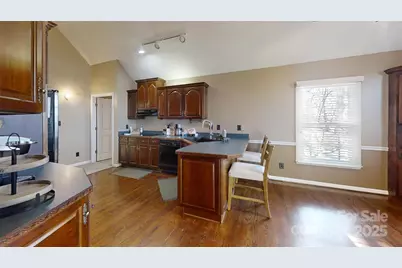 137 N Shore Drive, Cherryville, NC 28021 - Photo 9