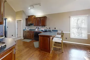 137 N Shore Dr, Cherryville, NC 28021 - Photo 9