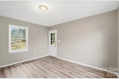 5326 Dolphin Lane, Charlotte, NC 28215 - Photo 15