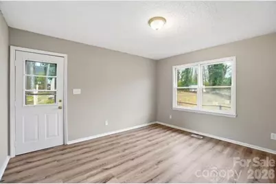 5326 Dolphin Lane, Charlotte, NC 28215 - Photo 9