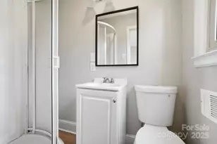 5326 Dolphin Ln, Charlotte, NC 28215 - Photo 15