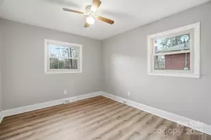 5326 Dolphin Ln, Charlotte, NC 28215 - Photo 23