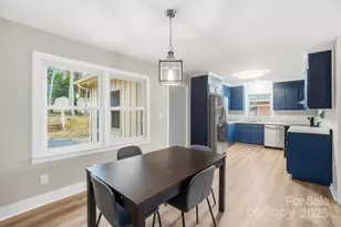 5326 Dolphin Ln, Charlotte, NC 28215 - Photo 7