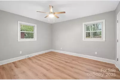 5326 Dolphin Lane, Charlotte, NC 28215 - Photo 13