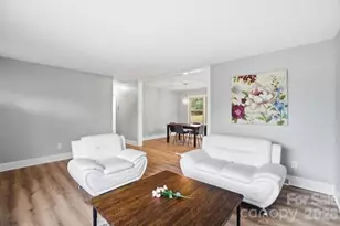 5326 Dolphin Ln, Charlotte, NC 28215 - Photo 5