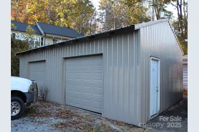 709 Wickins Drive, Hendersonville, NC 28791 - Photo 31