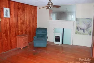 709 Wickins Dr, Hendersonville, NC 28791 - Photo 9