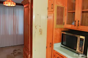 709 Wickins Dr, Hendersonville, NC 28791 - Photo 15