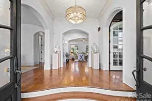 229 Wrenwood Ln, Charlotte, NC 28211 - Photo 5