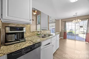 11926 Hawick Valley Ln, Charlotte, NC 28277 - Photo 15