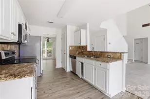 11926 Hawick Valley Ln, Charlotte, NC 28277 - Photo 13