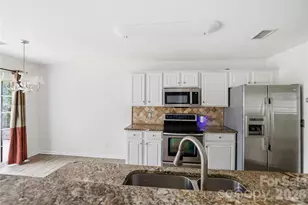11926 Hawick Valley Ln, Charlotte, NC 28277 - Photo 17