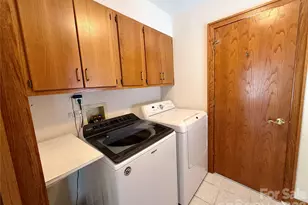 2001 Plum Tree Ln, Hendersonville, NC 28739 - Photo 15