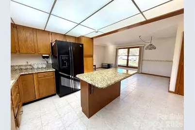 2001 Plum Tree Lane, Hendersonville, NC 28739 - Photo 9