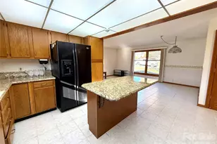 2001 Plum Tree Ln, Hendersonville, NC 28739 - Photo 9