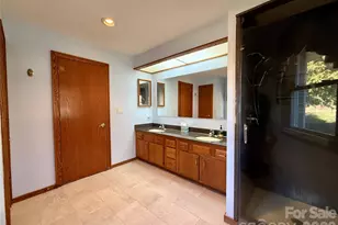 2001 Plum Tree Ln, Hendersonville, NC 28739 - Photo 13