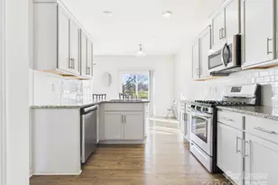 2032 Highland Knoll Dr, Charlotte, NC 28269 - Photo 7