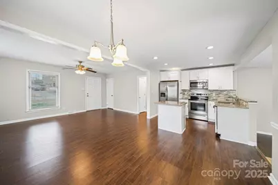 6907 Glenmoor Drive, Charlotte, NC 28214 - Photo 9