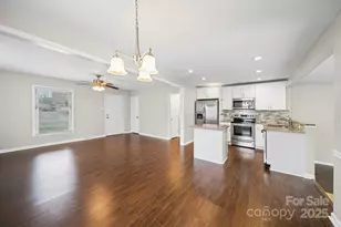 6907 Glenmoor Dr, Charlotte, NC 28214 - Photo 9