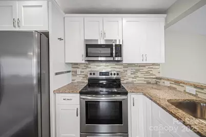 6907 Glenmoor Drive, Charlotte, NC 28214 - Photo 11