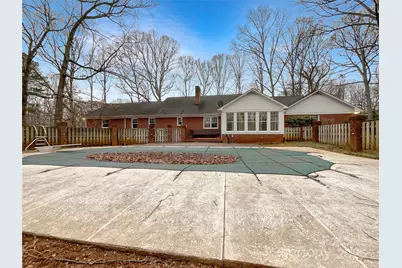 323 Glen Eagles Road E, Statesville, NC 28625 - Photo 5