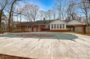 323 Glen Eagles Rd E, Statesville, NC 28625 - Photo 5