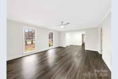 323 Glen Eagles Road E, Statesville, NC 28625 - Photo 7