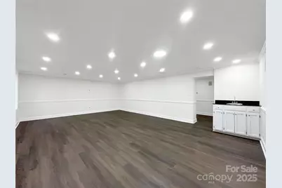 323 Glen Eagles Road E, Statesville, NC 28625 - Photo 9