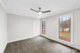 323 Glen Eagles Rd E, Statesville, NC 28625 - Photo 11