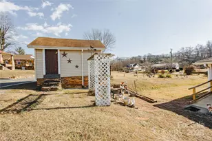 63 Clear Creek Rd, Marion, NC 28752 - Photo 9