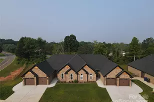 3367 48th Ave NE, Hickory, NC 28601 - Photo 1