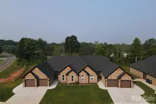 3367 48th Ave NE, Hickory, NC 28601 - Photo 1