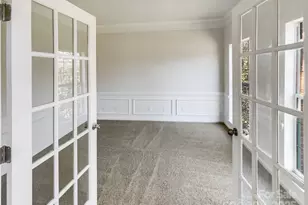 6829 Bickham Ln, Charlotte, NC 28269 - Photo 7