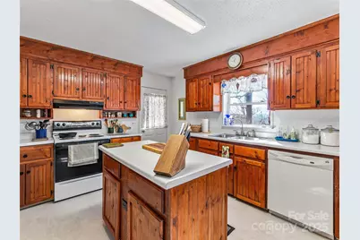 29 Tall Oaks Road, Candler, NC 28715 - Photo 9