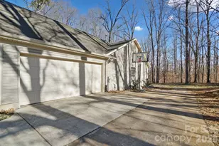2336 Gemway Dr, Charlotte, NC 28216 - Photo 33