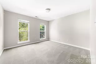 9127 Brocklehurst Ln, Charlotte, NC 28215 - Photo 21