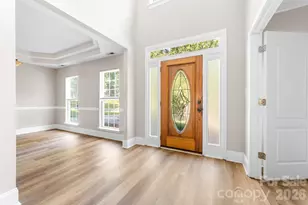 9127 Brocklehurst Ln, Charlotte, NC 28215 - Photo 3