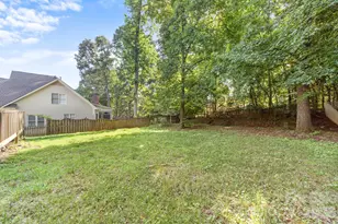 9127 Brocklehurst Ln, Charlotte, NC 28215 - Photo 29
