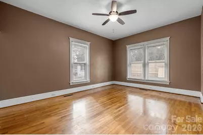 925 12th Avenue NW, Hickory, NC 28601 - Photo 7