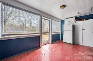 925 12th Ave NW, Hickory, NC 28601 - Photo 15